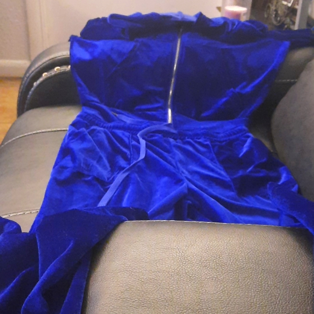 Jogging Set - image 1